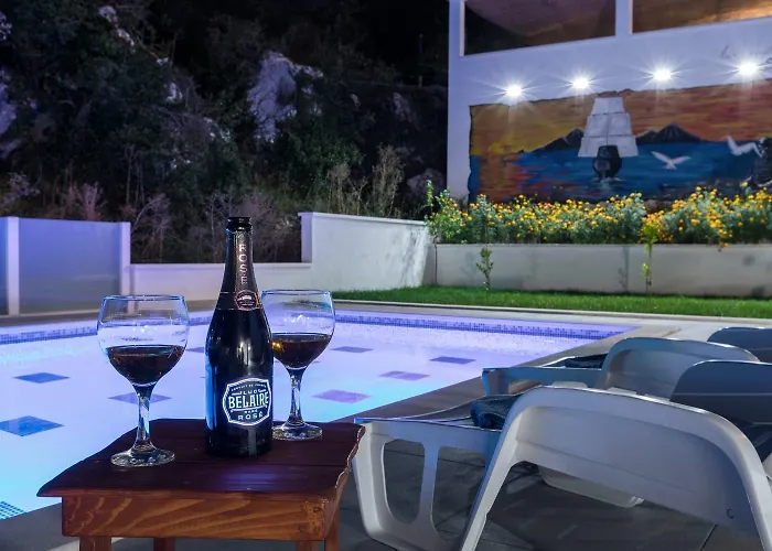 Luxury Sara With Heated Pool Lejlighed *