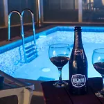 アパート Luxury Sara With Heated Pool Srinjine