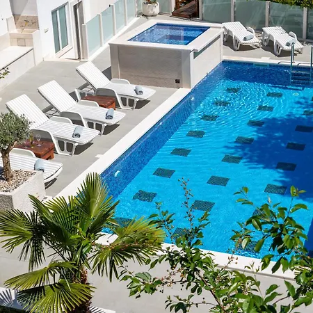 Lux Sara With Heated Pool And Jacuzzi شقة Srinjine