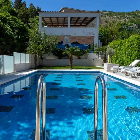 Lux Sara With Heated Pool And Jacuzzi شقة *