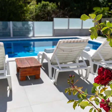 شقة Lux Sara With Heated Pool And Jacuzzi