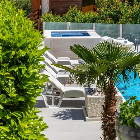 شقة Lux Sara With Heated Pool And Jacuzzi