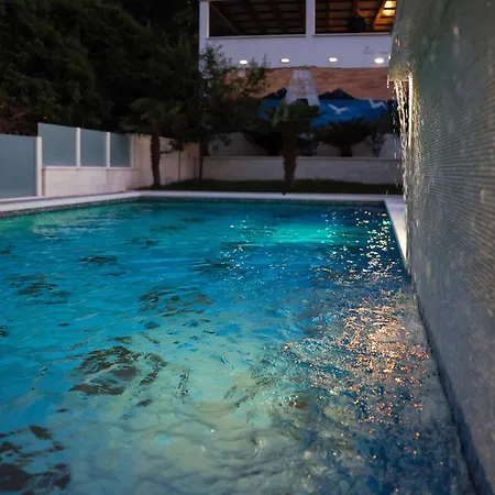 Lux Sara With Heated Pool And Jacuzzi Apartment *